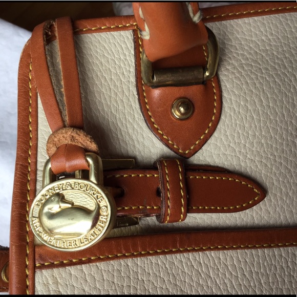 Dooney & Bourke AWL Handbag Shoulder Crossbody Bag Vanilla/British Tan - Picture 6 of 16
